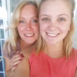 Meet your Posher, Suzette